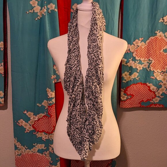 Key Infinity Scarf - Picture 3 of 3